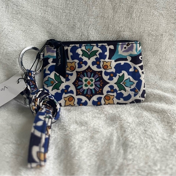 Zip ID & Lanyard - Lisbon Medallion Cool - Picture 2 of 3